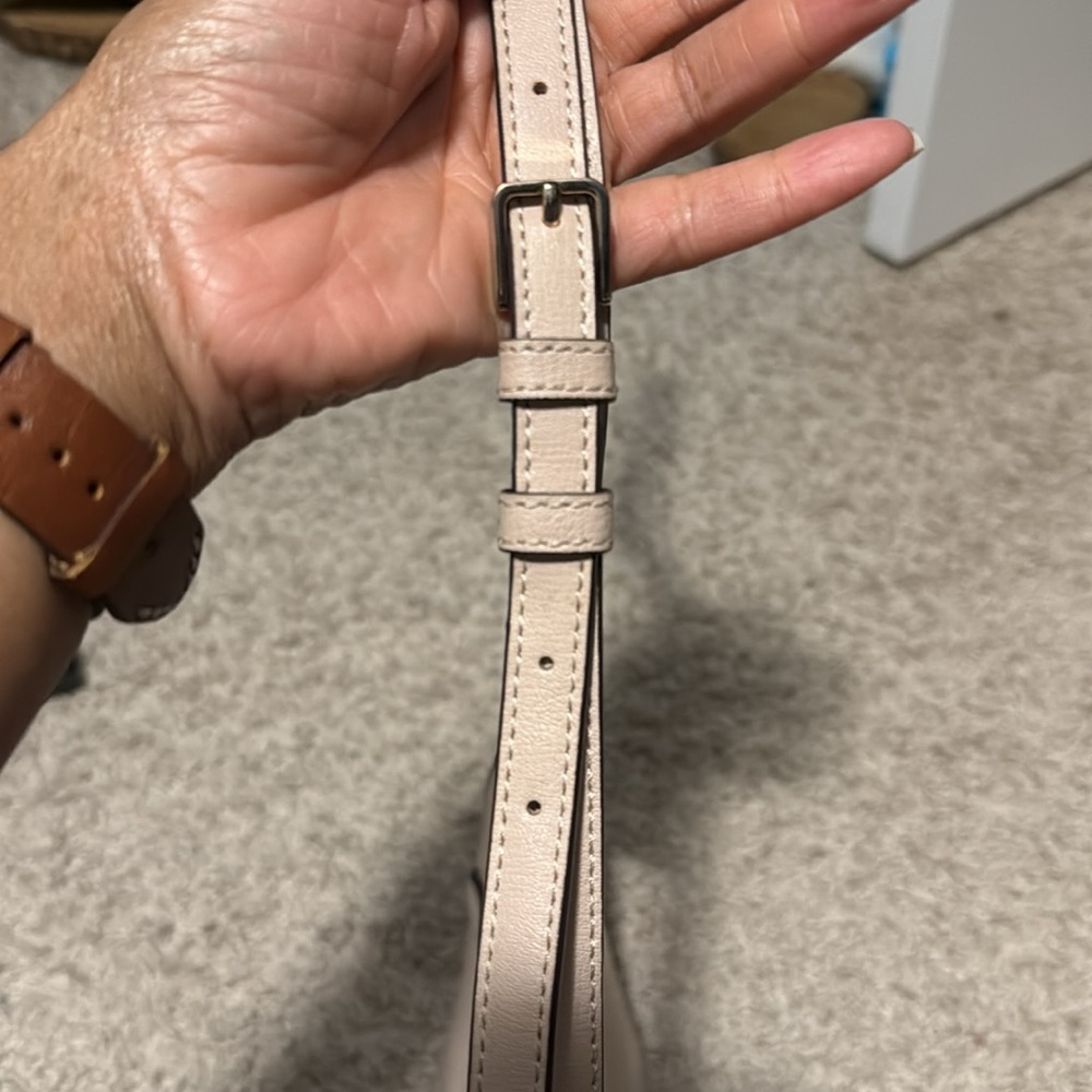 Kate Spade Pink Crossbody Bag with Saffiano Leather and Adjustable Strap - Picture 10 of 11